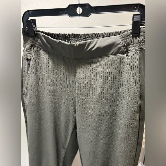 Athleta Olive Green Textured Brooklyn Pants Size 6 - Picture 3 of 8